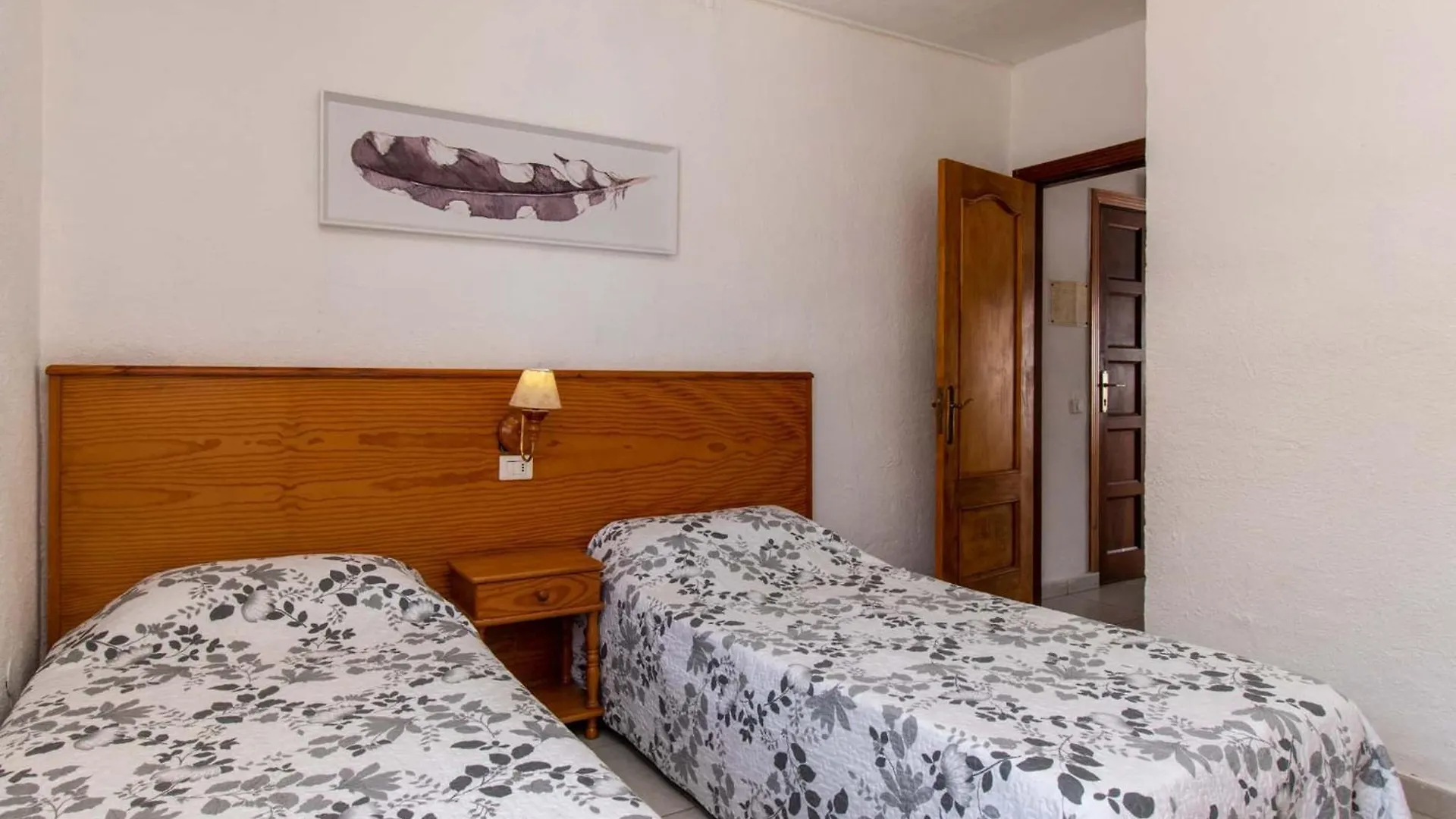 Las Floritas 24 - One Bed With Pool View 아로나 0*,  스페인