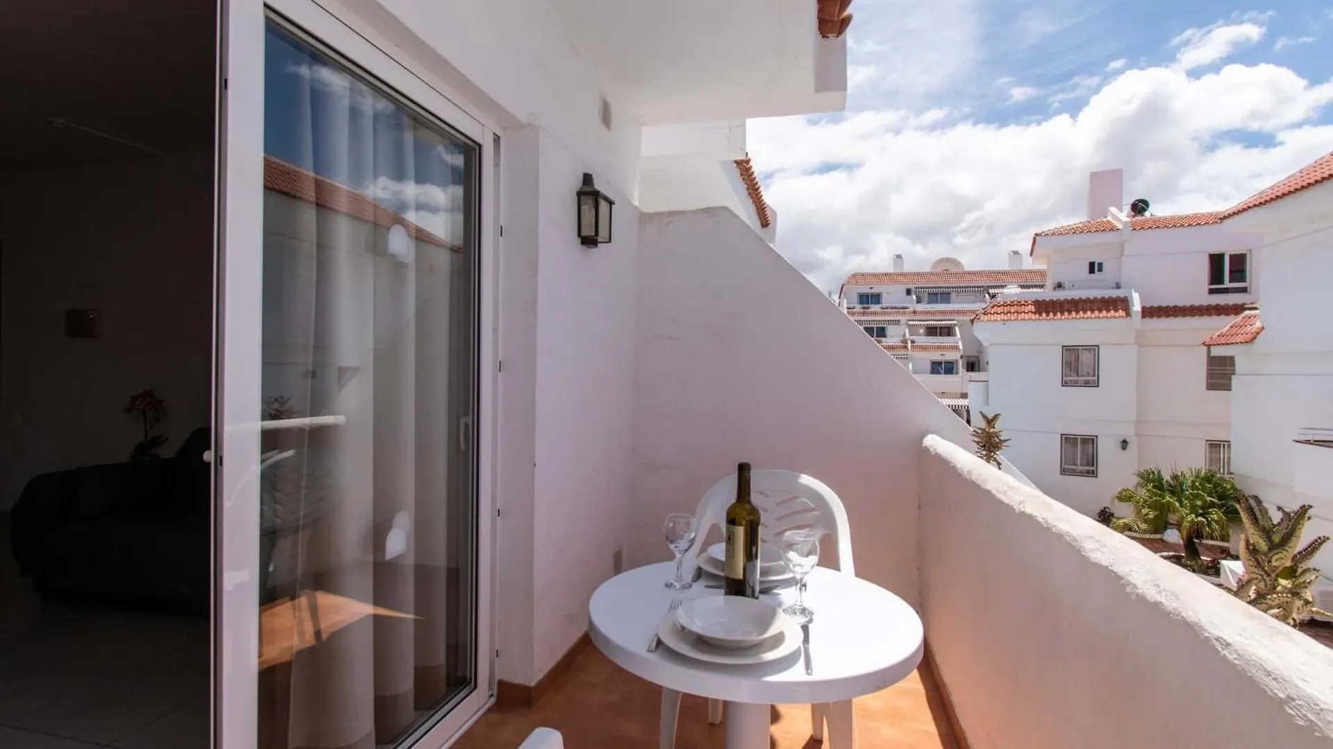 Las Floritas 24 - One Bed With Pool View 阿罗纳