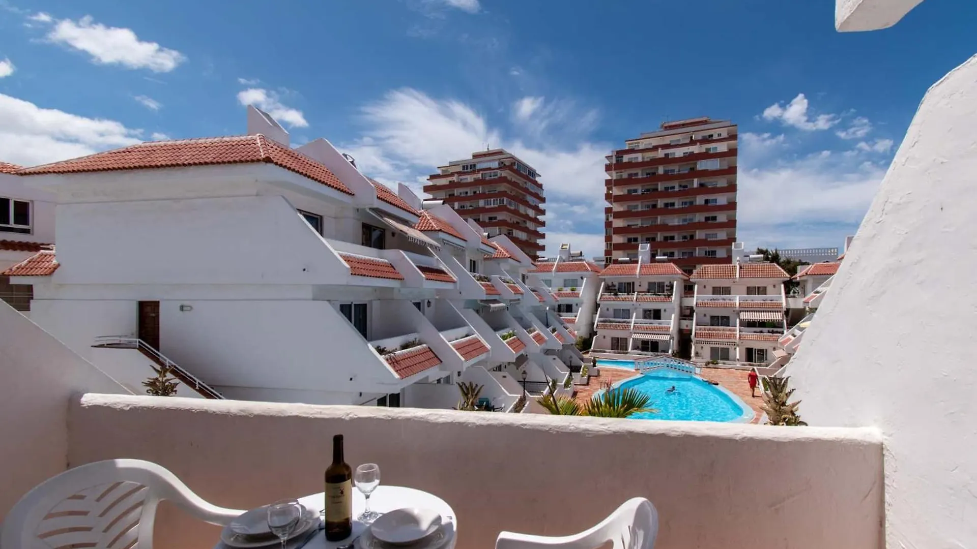 Las Floritas 24 - One Bed With Pool View 아로나 0*,  스페인