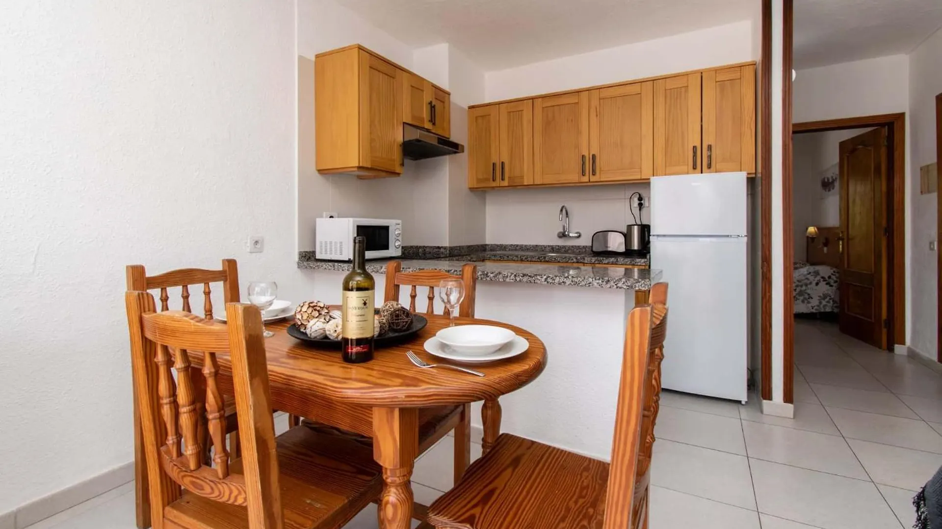 아파트 Las Floritas 24 - One Bed With Pool View 아로나